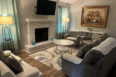 Image de Cozy home 3 Ba 2 Ba, 4 Queen beds near everything