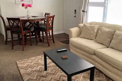 Image de Lovely 2-Br Apt Fully Furnished! Master long Suite