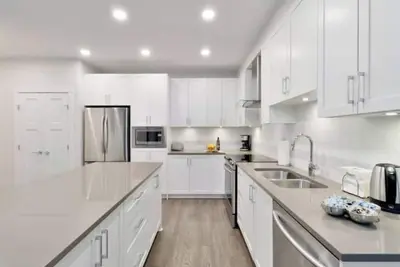 Image de Cozy, Private, Close to Shops, Golf, Ocean!