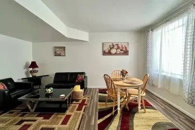 Private and Cozy Basement Suite:\n12 Mins From Dia