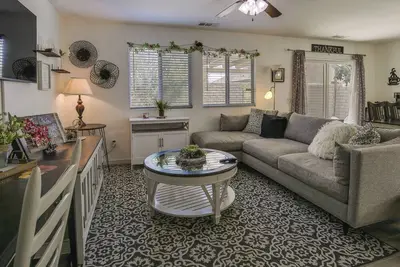 Image de Patio, Fire Pit: Family-Friendly Coachella Home!