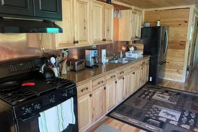 Image de Timberlost Cabin:Reconnect with Nature—Springtime Getaway Awaits!