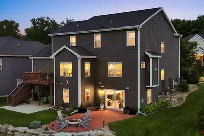 Image de Hillside Harbor Retreat in Hawks Woods Estates - by University Ridge & Epic