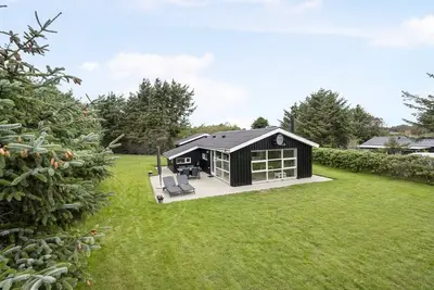 Image de \"Into\" - 400m from the sea by Interhome