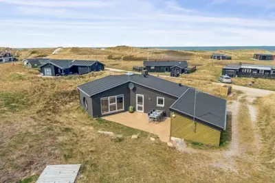 Image de \"Dennik\" - 100m from the sea by Interhome