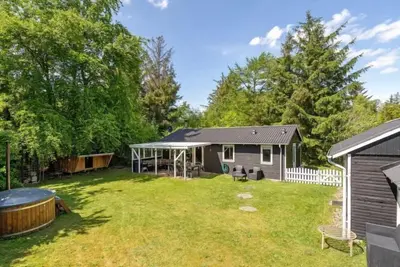 \"Ulrike\" - 600m to the inlet by Interhome