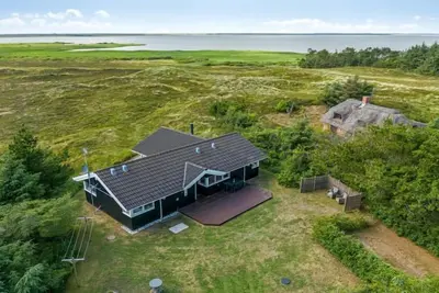 \"Leona\" - 250m to the inlet by Interhome
