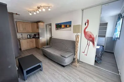 Image de Appartement Climatisé avec Piscine, Terrasse et Parking à 200m de la Plage - Le Grau-du-Roi