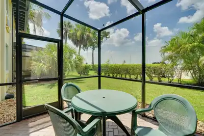 Image de Naples Oasis w/ Screened Porch & Tennis Court!