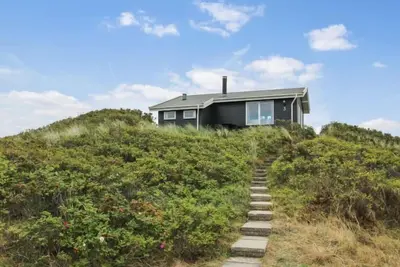 Image de \"Ami\" - 200m from the sea by Interhome