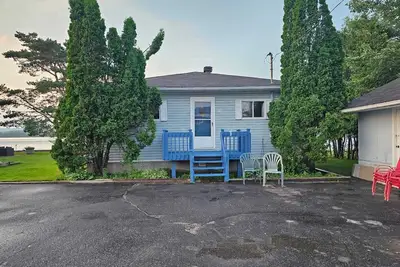 Image de Beautiful riverfront cottage with dream views