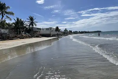 Image de 2-Unit-1 Price! Family/Grp Bundle# Heart of Luquillo Beach House #Free Parking