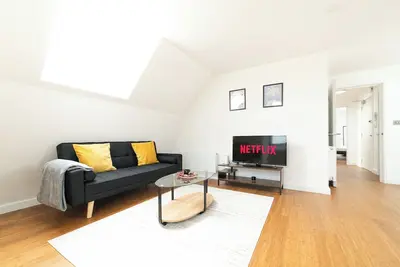 [cosy Two Bed Flat] in London