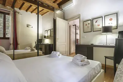 Image de Cellini flat Florence-hosted by Sweetstay