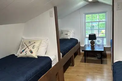 Cozy cottage on Rumsey Lake, for your family vacation!