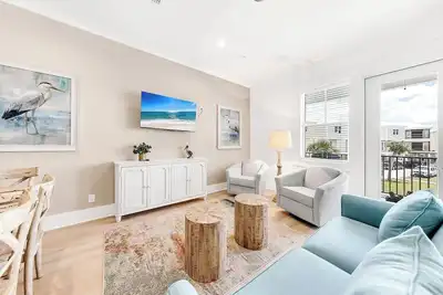 Image de New! Steps to the Beach! Pool! Sleeps 12