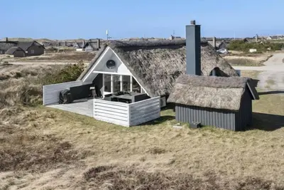 \"Hen\" - 400m from the sea by Interhome