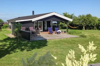 Image de \"Bibi\" - 200m from the sea by Interhome