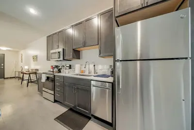 Image de Deluxe 1br in Historic West Town