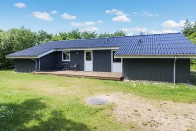\"Fredger\" - 1. 8km from the sea by Interhome