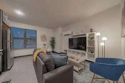 Image de Elegant 1br Apt  Fast Wi-Fi  Near Lake Michigan