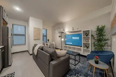 Image de Private 1b Luxe  Dt Riverside  Panther Arena