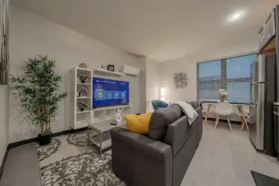 Image de Spacious 1b Studio Fast Wi-Fi! Walk to Fiser