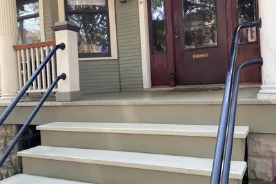 Image de Fully restored 1911's 2-Flat on Chicago’s family friendly quiet North Side.