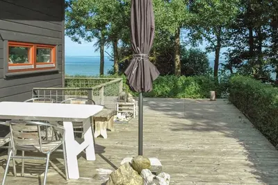 Image de \"Pirjo\" - 50m from the sea by Interhome