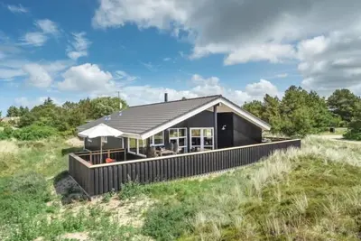 Image de \"Ivar\" - 900m from the sea by Interhome