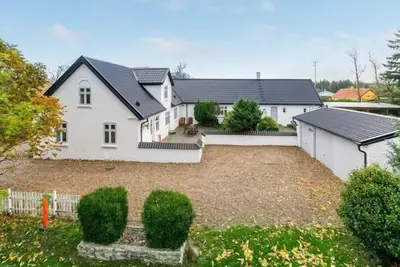 Image de \"Sophia\" - 8km from the sea by Interhome