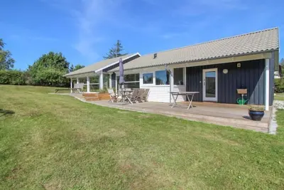 Image de \"Lili\" - 400m from the sea by Interhome