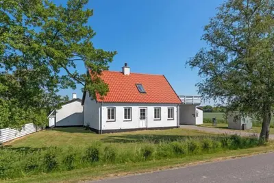 \"Nilia\" - 3. 5km from the sea by Interhome