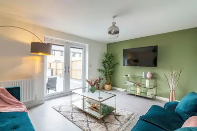 Image de Elegant 3 Bedroom House with Parking
