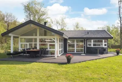 Image de \"Riaan\" - 200m from the sea by Interhome