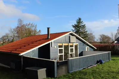 Image de \"Susette\" - 400m from the sea by Interhome