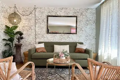 Image de Fremont Artful Escape | Walkable Garden Apartment