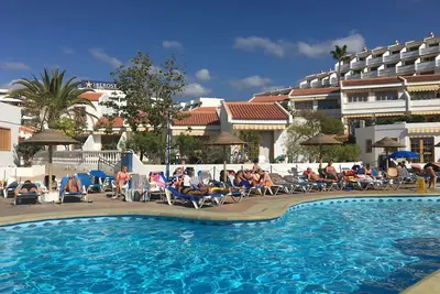 Image de Popular Holiday Complex With 2 Pools, Close to Beach, Pool bar