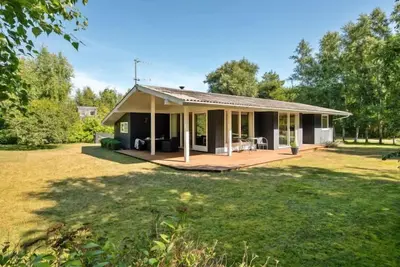 Image de \"Gardis\" - 100m from the sea by Interhome