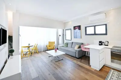 Cosy 2br in the Old North by HolyGuest
