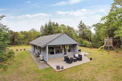 \"Marta\" - 1. 5km from the sea by Interhome