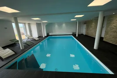 Image de Charlotte ty-touz, gîte avec piscine intérieure, chauffée et privative