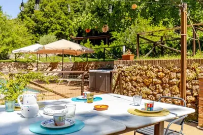 Image de True Tuscany Siena! Entire Property, Exclusive10p A/C, pool, Hottub, OutdoorKitchen