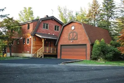 Image de Private lakefront house hot tub & resort amenities\n