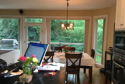 Image de Charming home in safe neighborhood - fenced, 2 bedrooms ground floor, 2 on 2nd