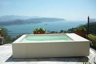Image de Vintage villa with Jacuzzi