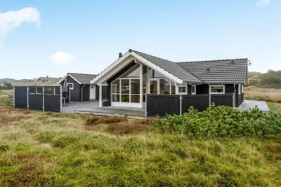 \"Christan\" - 1. 2km from the sea by Interhome