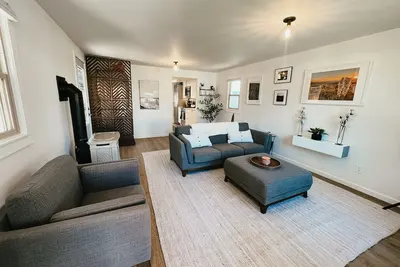 Image de Modern Bungalow - Pet Friendly - Close to downtown