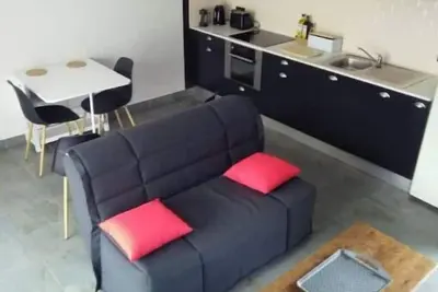 Image de Petite Maison Avec Piscine