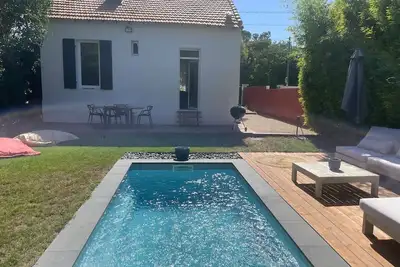 Image de Villa Marseillaise avec piscine et terrain de boules